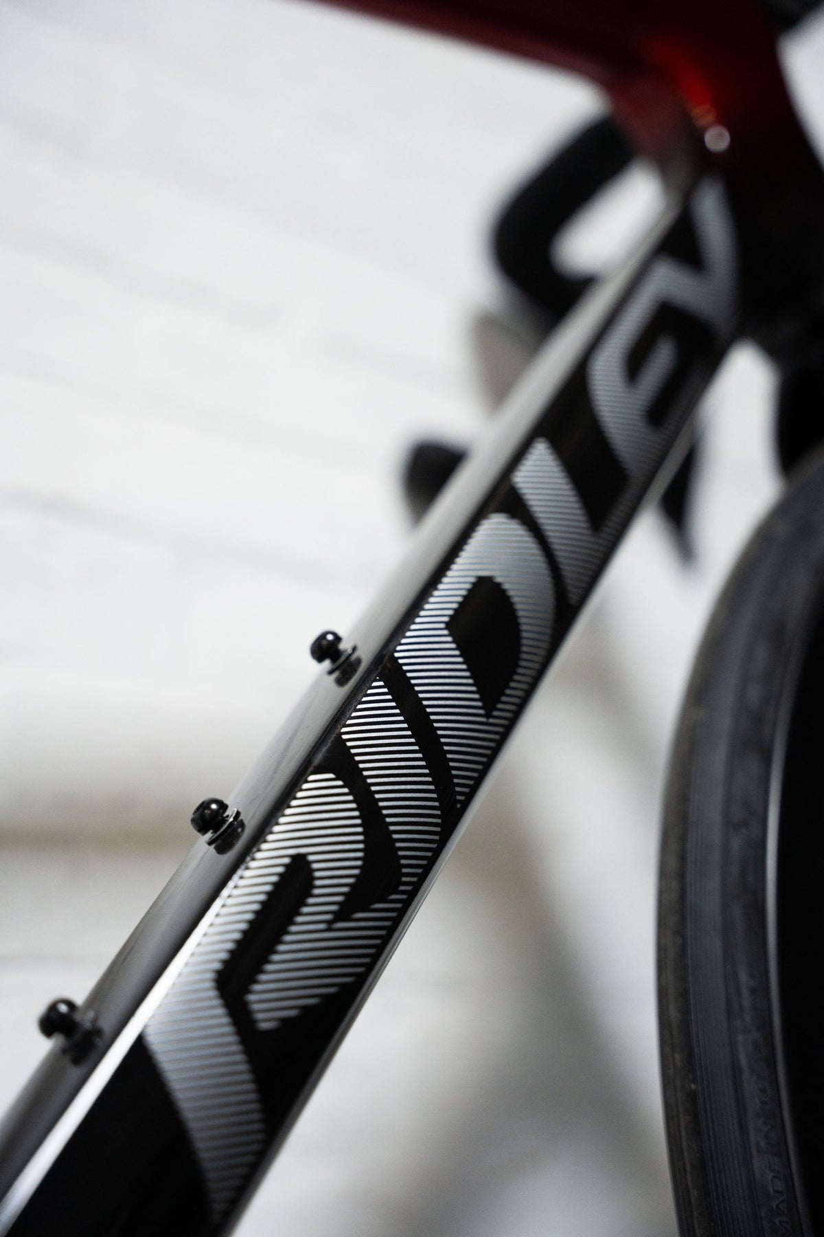 Ratas Ridley Falcn 105 DI2 // 2x12s (S), must/valge/candy punane metallik
