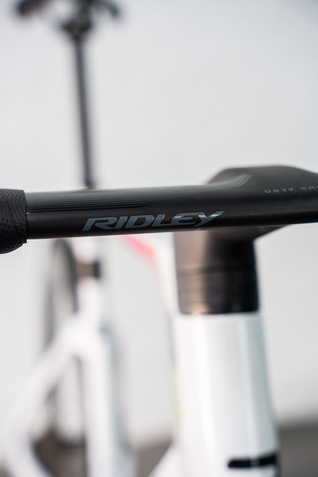 Ratas Ridley Noah Fast 3.0 Ultegra DI2 2x12 (S), pearl valge/must