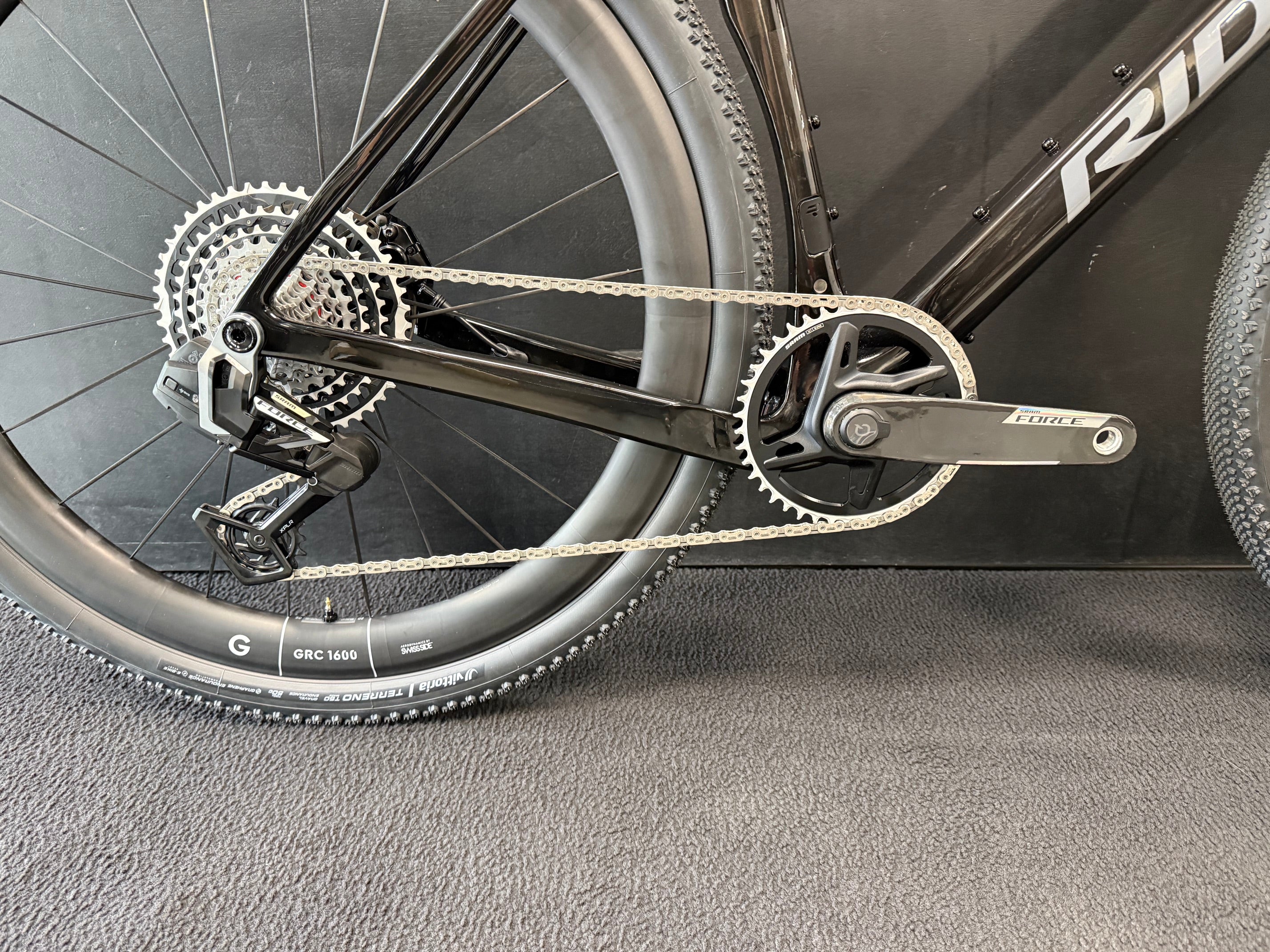 Ratas Ridley ASTR RS Force XPLR (L), must/hall